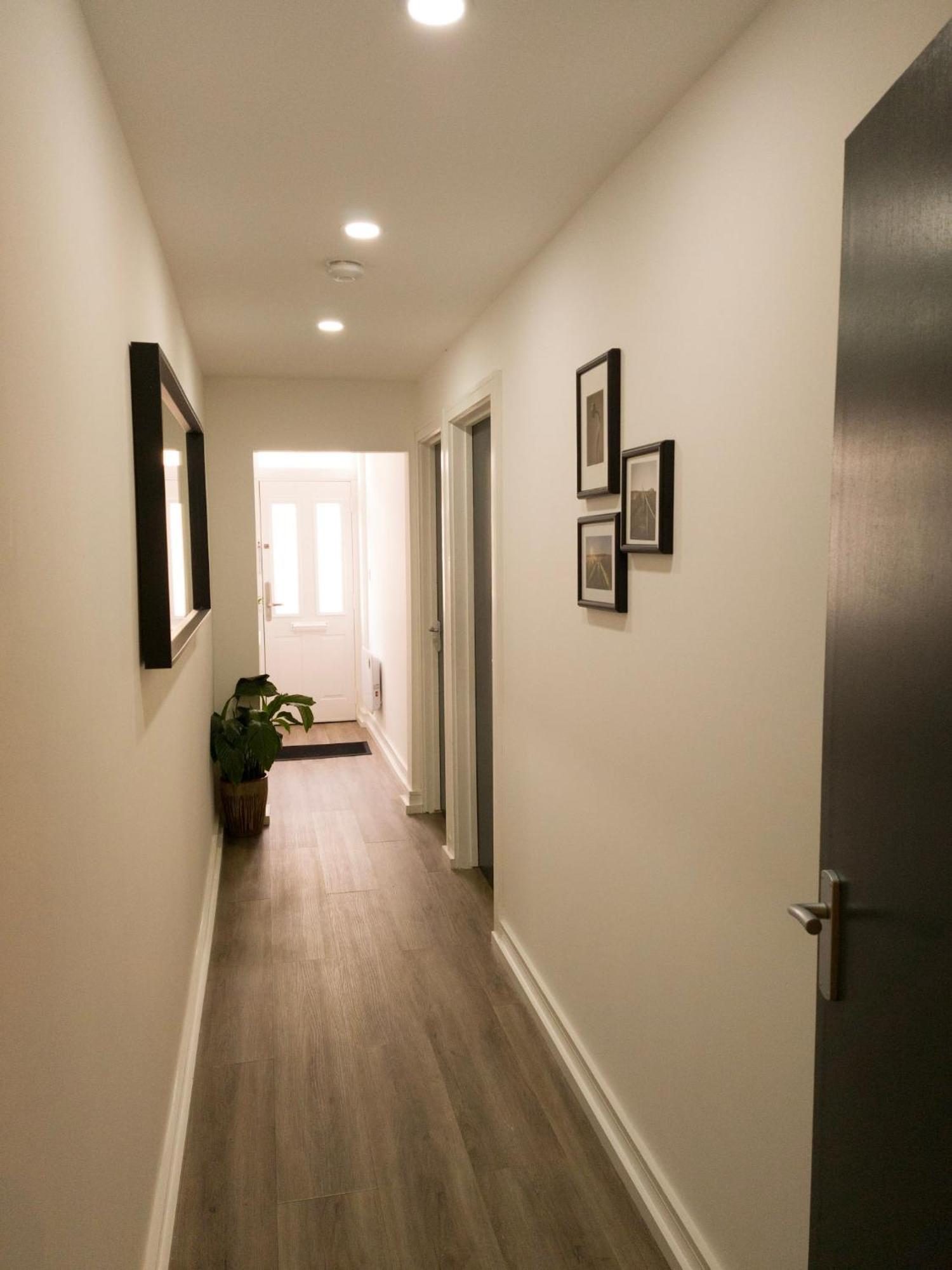 Plenty Of Parking Available; 3 Bedroom Apartment By Property Promise Cardiff Ngoại thất bức ảnh